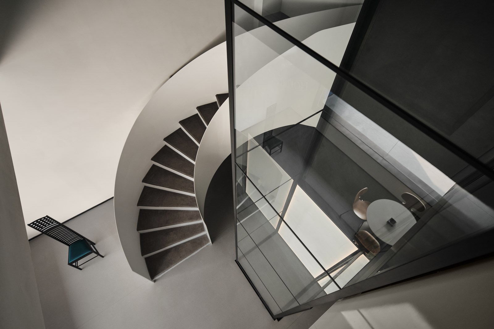 杜柏均×瑞卡思×亨世达×瑞卡思 重磅合作|全球首款圆形螺杆电梯惊艳亮相“设计上海”